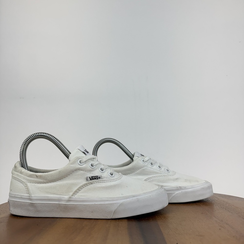 Womens Vans Doheny Triple White Canvas Low Comfort Skate Sneakers Shoes Size 5 M